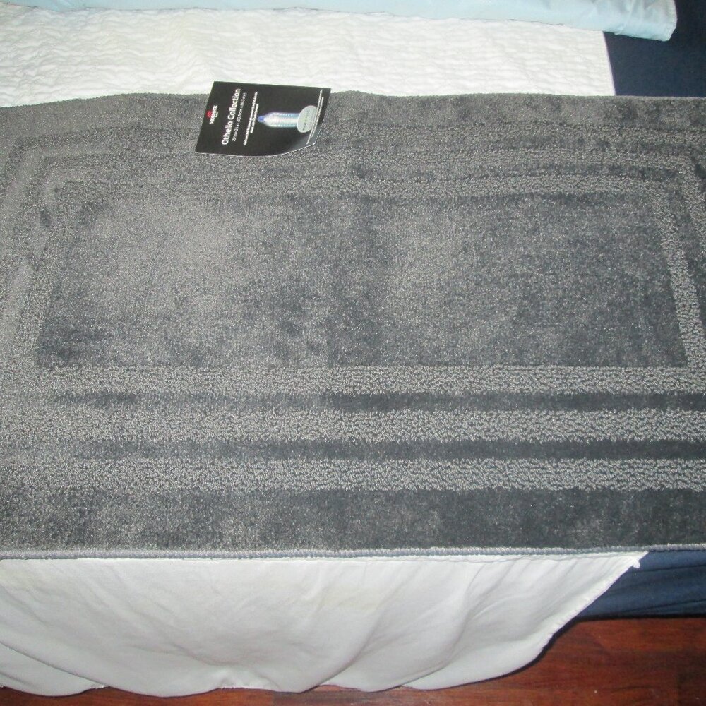 Mohawk Black Rug 20x34 Brand New